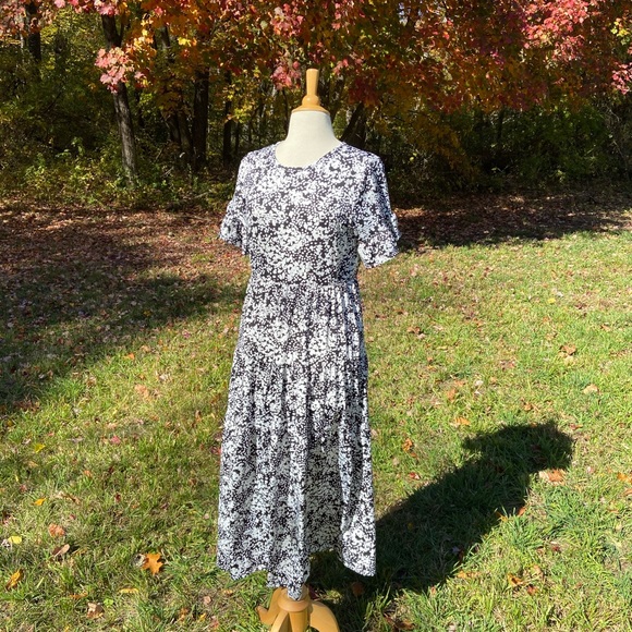 B&W Maxi Dress - Picture 5 of 6